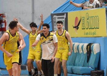 Agustín Antúnez, DT joven y bicampeón