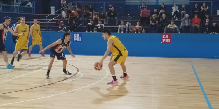 Primera victoria para Siglo XXI, primera derrota para CAPRI 1 Primera victoria para Siglo XXI, primera derrota para CAPRI