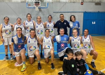 Con sonrisa “eléctrica” arrancaron los playoffs del femenino