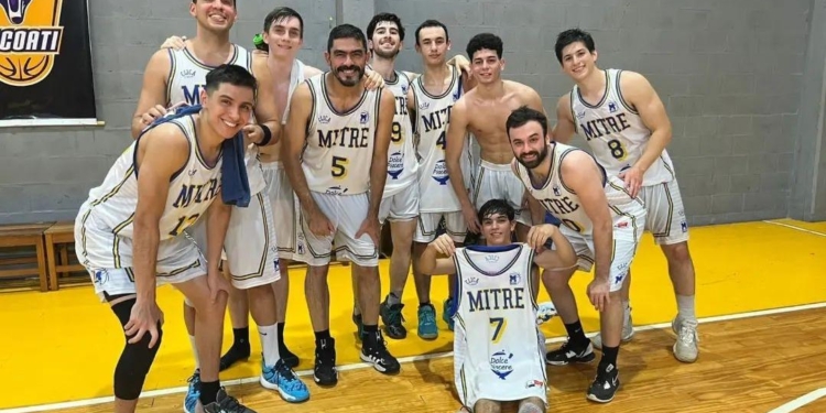 Mitre encendido y victoria ante El Coati