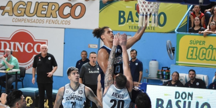 Otro batacazo celeste que lo acerca a los Playoffs