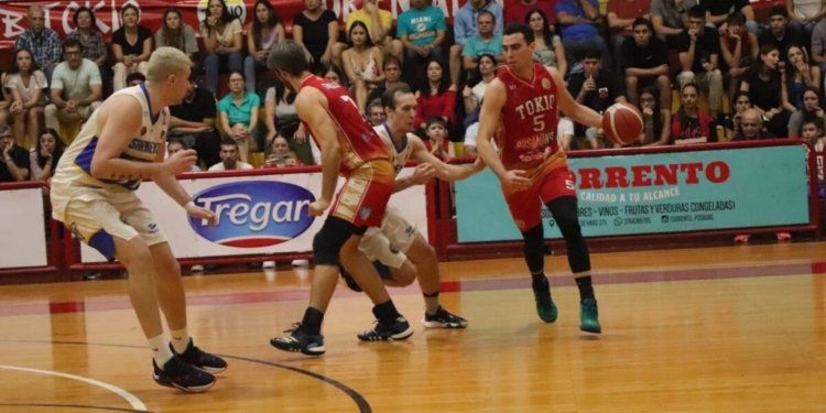 Tokio se lució y forzó un tercer juego