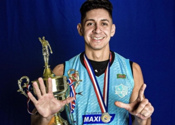 Franco Benítez la rompe en Paraguay: siete veces campeón y figura de San José