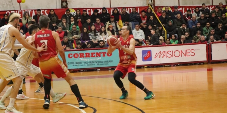 Tokio sufrió, festejó y quedó a un paso del ascenso 