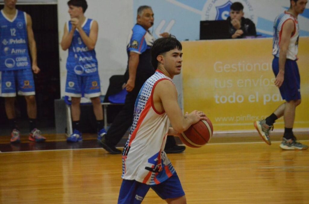 Cataratas Básquet sumó a Valentino Gallardo 8