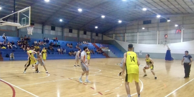 Siglo XXI cerró la fase regular con un gran triunfo