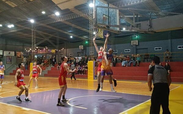 Tokio contundente ante El Coati 1 Tokio contundente ante El Coati