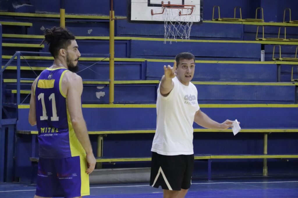 Mitre y Huaracán Las Heras abren la serie en Posadas 7 Mitre y Huaracán Las Heras abren la serie en Posadas 6