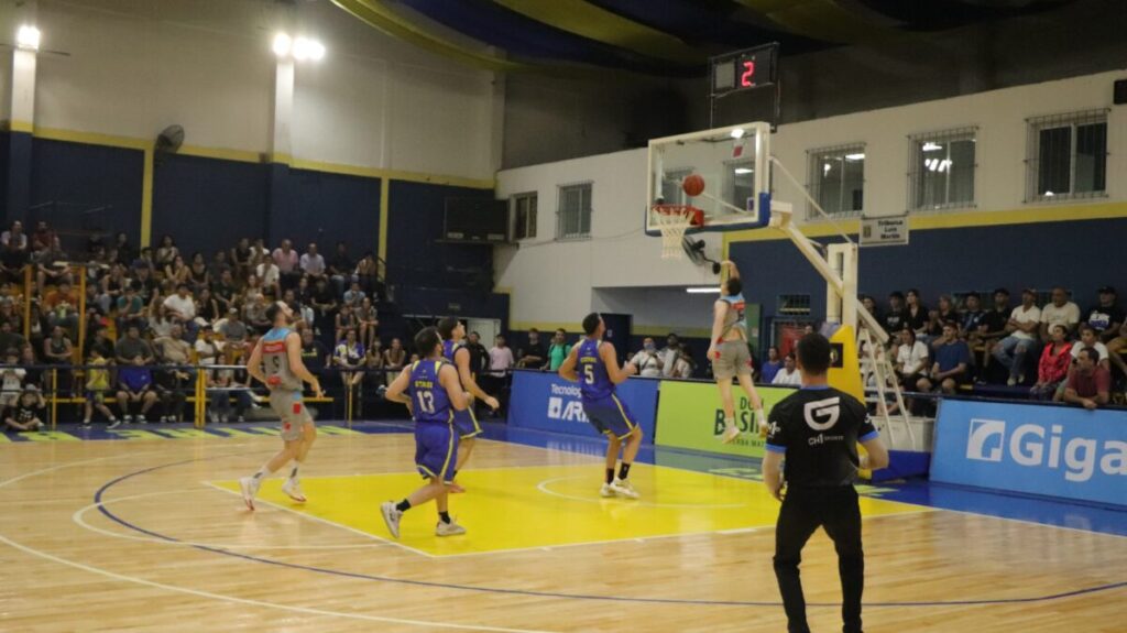 Mitre impuso su jerarquía y venció a CAPRI 9 Mitre impuso su jerarquía y venció a CAPRI 8