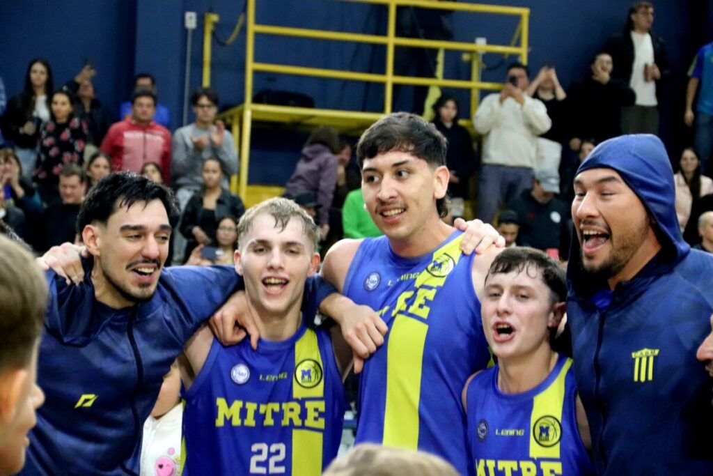 “Auriazul letal”: Mitre dominó y se metió en cuartos de final 10
