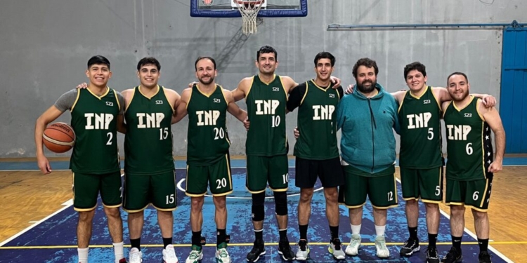 Brown logró su primera victoria al superar ampliamente a Itapúa