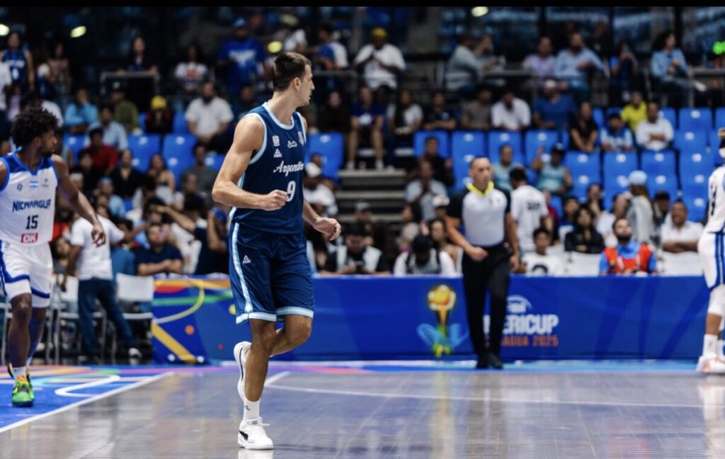Juani Marcos brilló en el debut a paso firme de Argentina 2