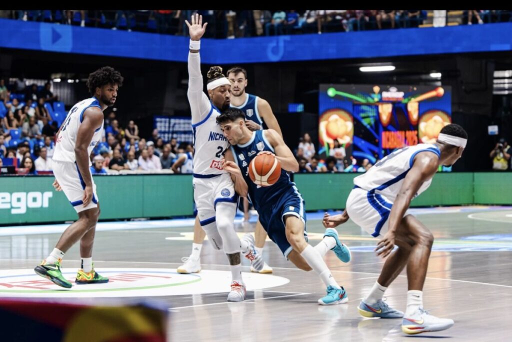 Juani Marcos brilló en el debut a paso firme de Argentina 4