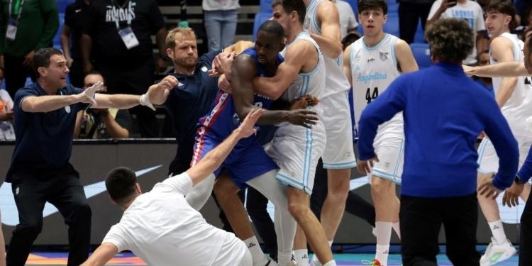 Derrota Argentina y batalla campal en la AmeriCup