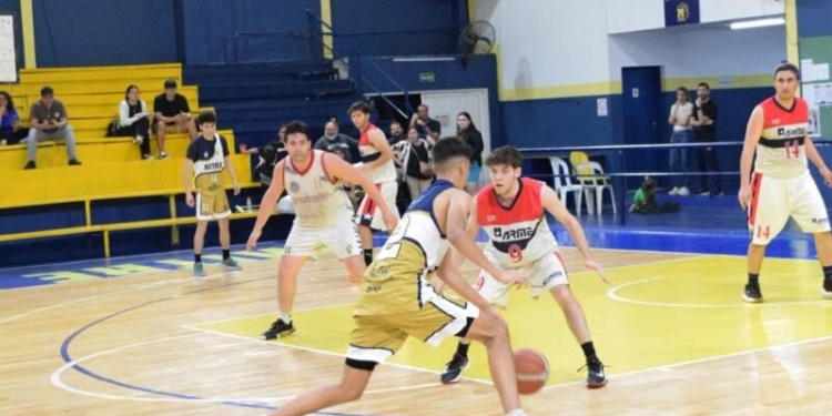 Mitre aplastó a Itapúa y se transformó en el único líder del Posadeño