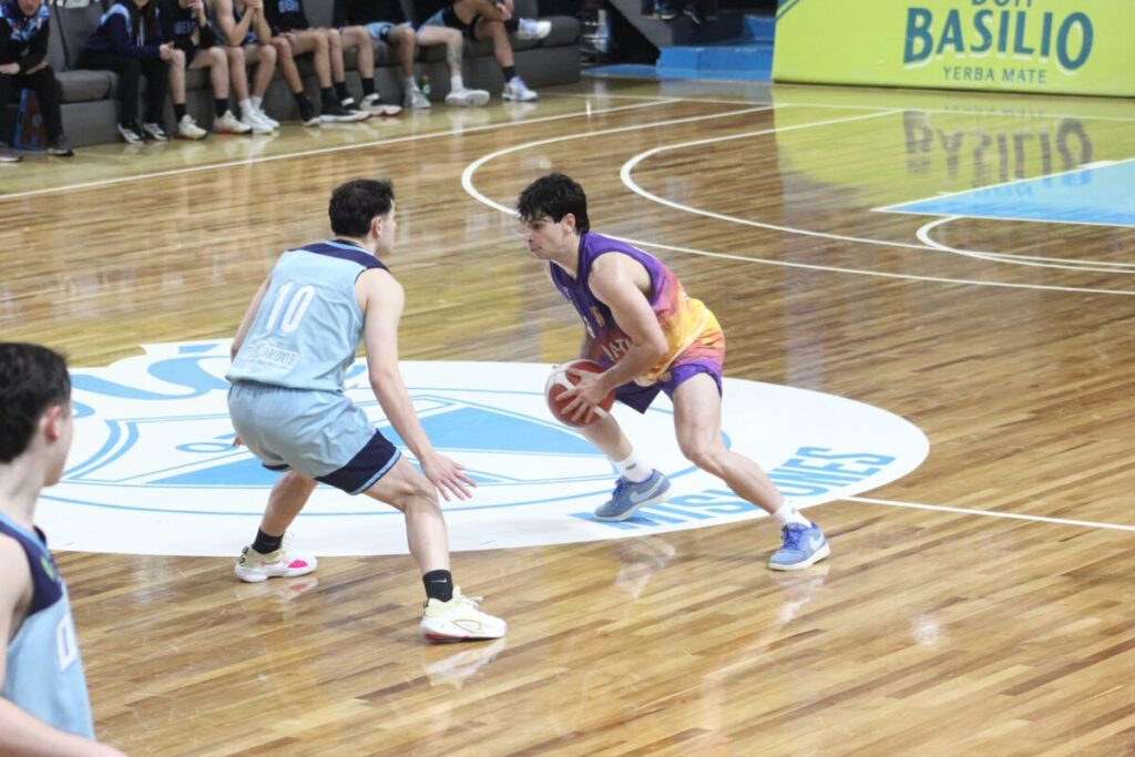 OTC sufrió ante El Coati y se quedó con la victoria 3 OTC sufrió ante El Coati y se quedó con la victoria 2