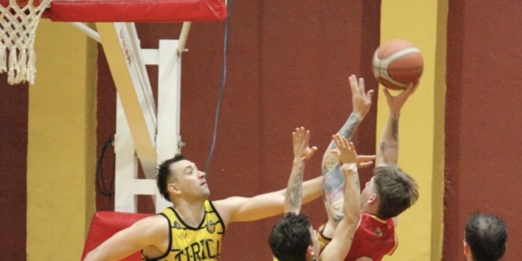 Viernes de Pre Federal con acción en Posadas y Oberá 1 Viernes de Pre Federal con acción en Posadas y Oberá