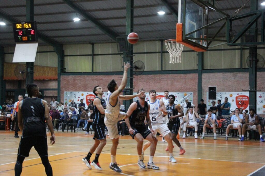 Pretemporada: OTC le ganó a Regatas en Ituzaingó 5 Pretemporada: OTC le ganó a Regatas en Ituzaingó 4