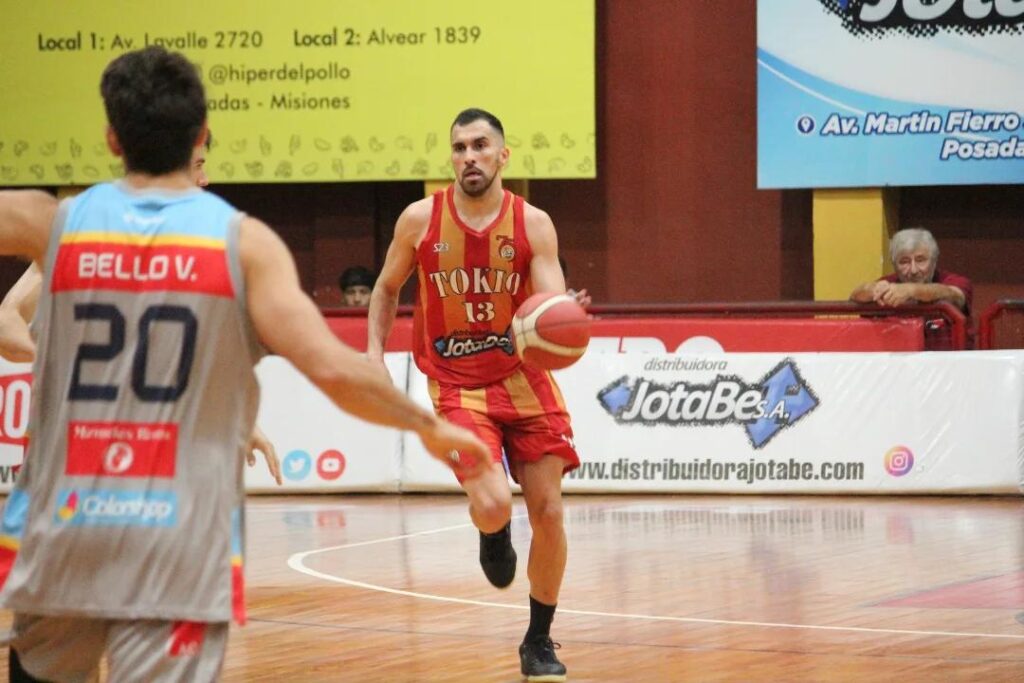 Tokio reaccionó a tiempo y se quedó con un triunfazo ante CAPRI 3 Tokio reaccionó a tiempo y se quedó con un triunfazo ante CAPRI 2