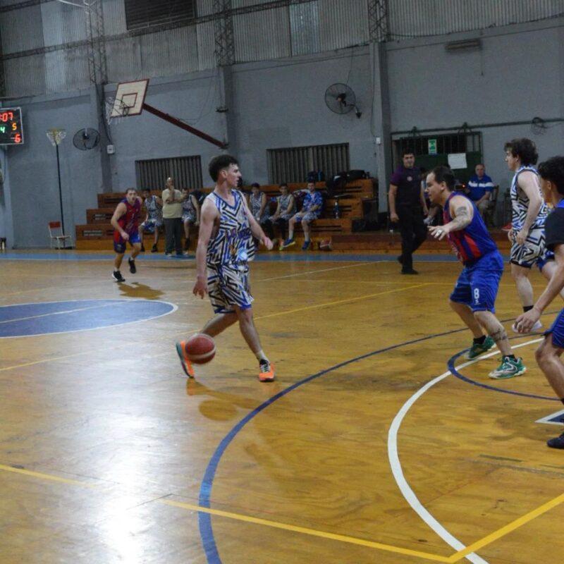 Brown y Luz y Fuerza cerraron la primera fase con un triunfo 11 Brown y Luz y Fuerza cerraron la primera fase con un triunfo 10