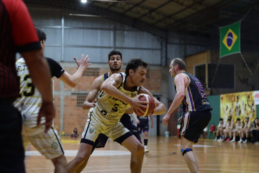 El Coatí volvió a festejar en el clásico eldoradense 14