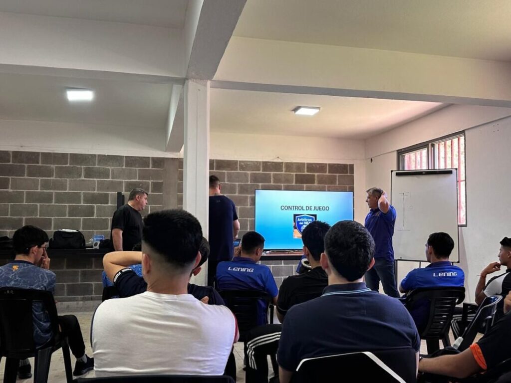 Clínica de Perfeccionamiento Arbitral del NEA en Posadas 2