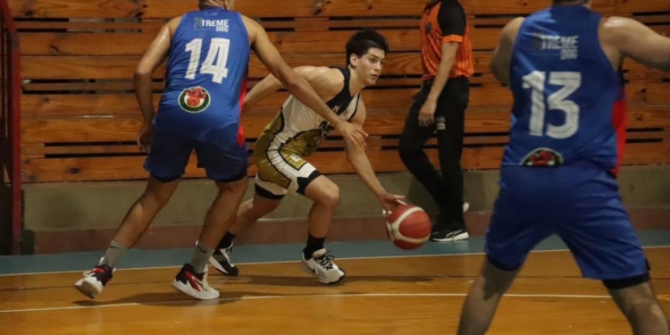 Mitre barrió a Villa Urquiza y se convirtió en el primer finalista