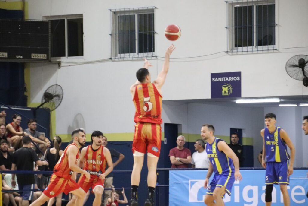 Partidazo y triunfo de Mitre en la primera final 11 Partidazo y triunfo de Mitre en la primera final 10