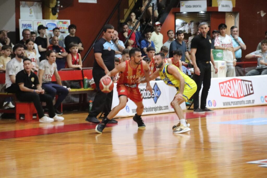 Tokio volvió a su ADN, se quedó con un partidazo e igualó la serie final 3 Tokio volvió a su ADN, se quedó con un partidazo e igualó la serie final 2