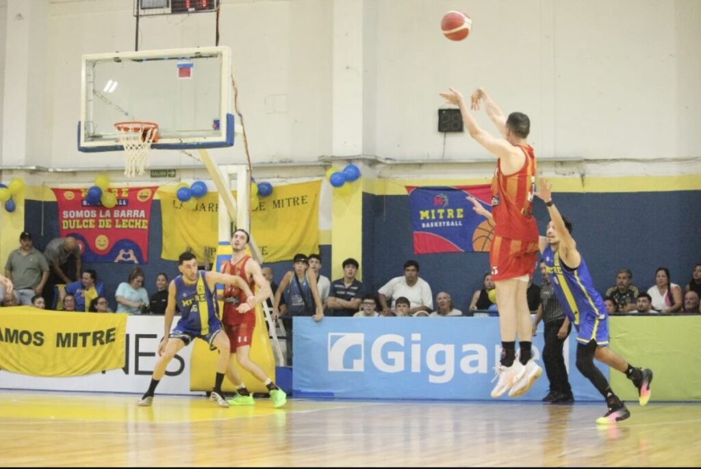 Fiesta “auriazul”: Mitre nuevo campeón del básquet provincial 13 Fiesta “auriazul”: Mitre nuevo campeón del básquet provincial 12