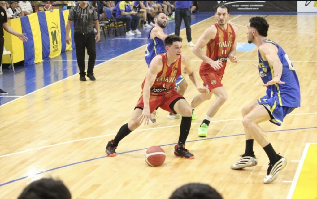 Fiesta “auriazul”: Mitre nuevo campeón del básquet provincial 9 Fiesta “auriazul”: Mitre nuevo campeón del básquet provincial 8