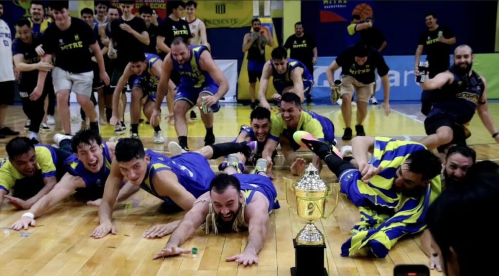 Fiesta “auriazul”: Mitre nuevo campeón del básquet provincial 21 Fiesta “auriazul”: Mitre nuevo campeón del básquet provincial 20