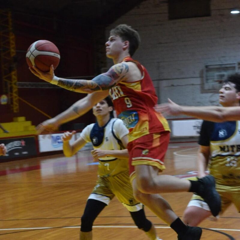 Mitre y Tokio abren la serie final del Posadeño 5 Mitre y Tokio abren la serie final del Posadeño 4