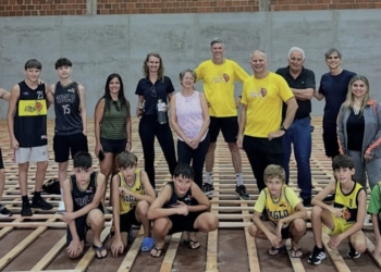 Sueño en marcha: Siglo XXI a un paso de tener su piso de parquet