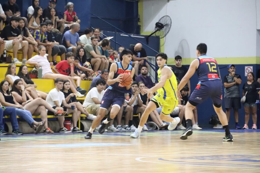 Día de debut: Mitre en casa, CAPRI afuera 5 Día de debut: Mitre en casa, CAPRI afuera 4