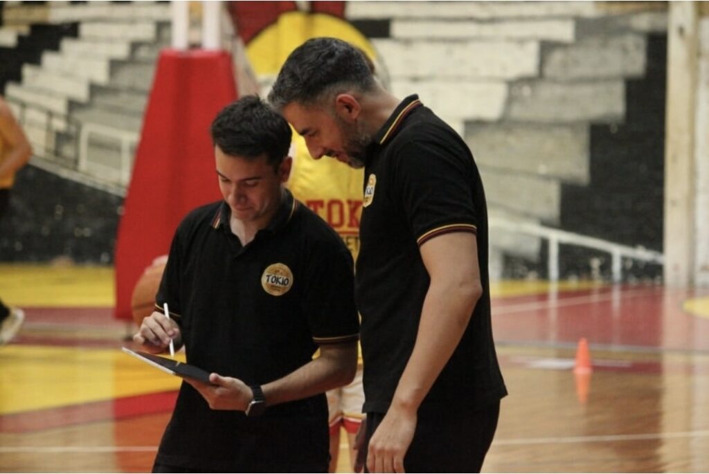 Tokio, el primero en salir a cancha 6