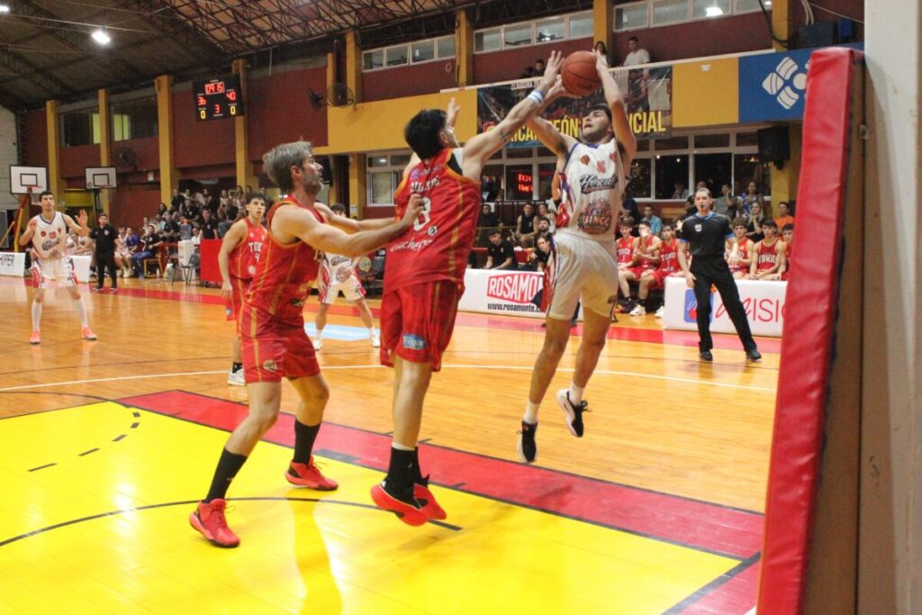 “Japonés” enchufado: Tokio venció a Hércules y sumó su quinto festejo  14