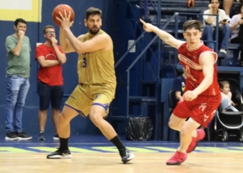 Mitre sufrió en casa y lo ganó sobre el cierre