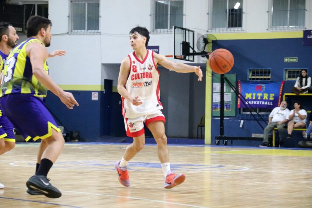 Mitre volvió a ganar y llegó a la punta en el NEA 8