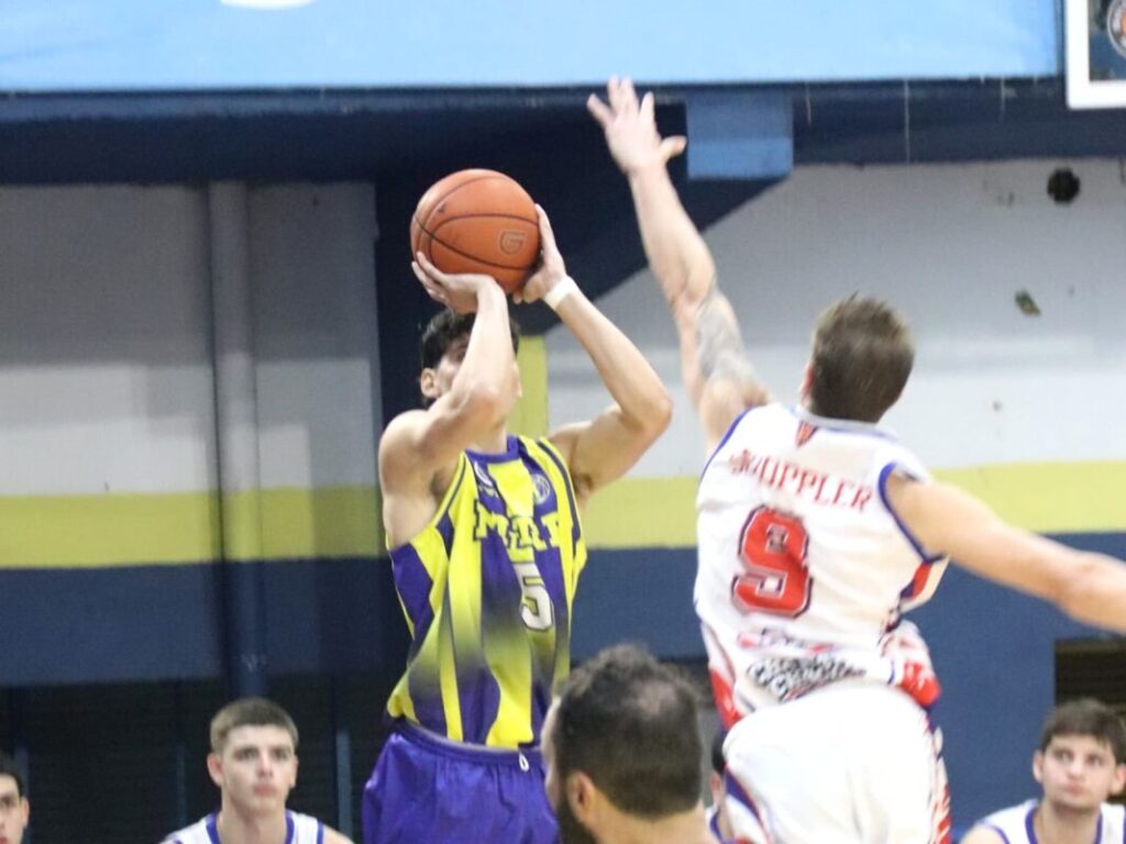 Mitre sigue firme en la cima 2