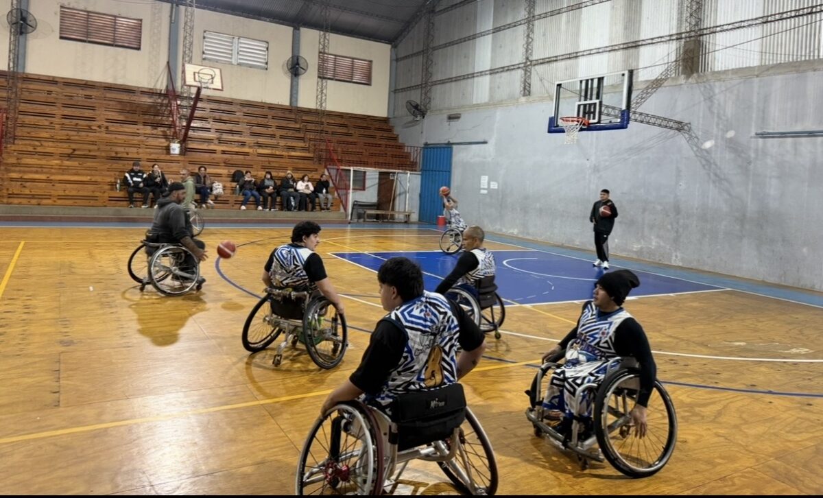 Básquet Adaptado: experiencia y aprendizaje para Luz y Fuerza 17 Básquet Adaptado: experiencia y aprendizaje para Luz y Fuerza 16