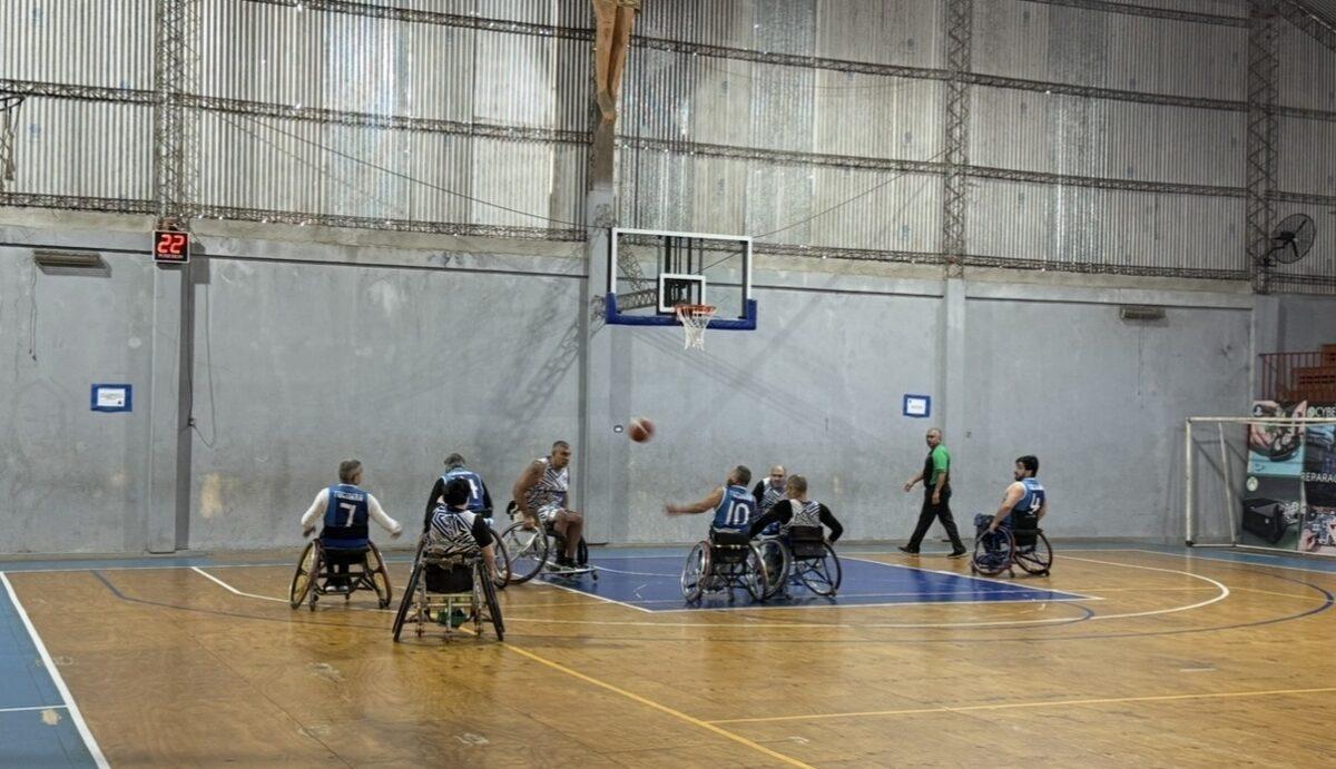Básquet Adaptado: experiencia y aprendizaje para Luz y Fuerza 15 Básquet Adaptado: experiencia y aprendizaje para Luz y Fuerza 14