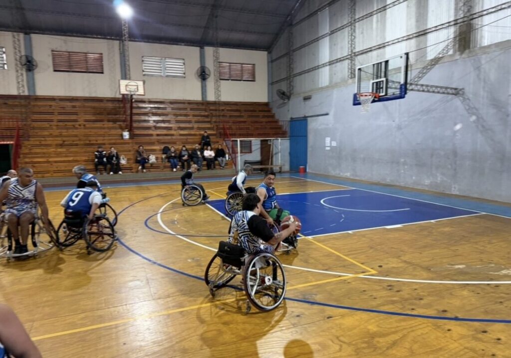 Básquet Adaptado: experiencia y aprendizaje para Luz y Fuerza 11 Básquet Adaptado: experiencia y aprendizaje para Luz y Fuerza 10