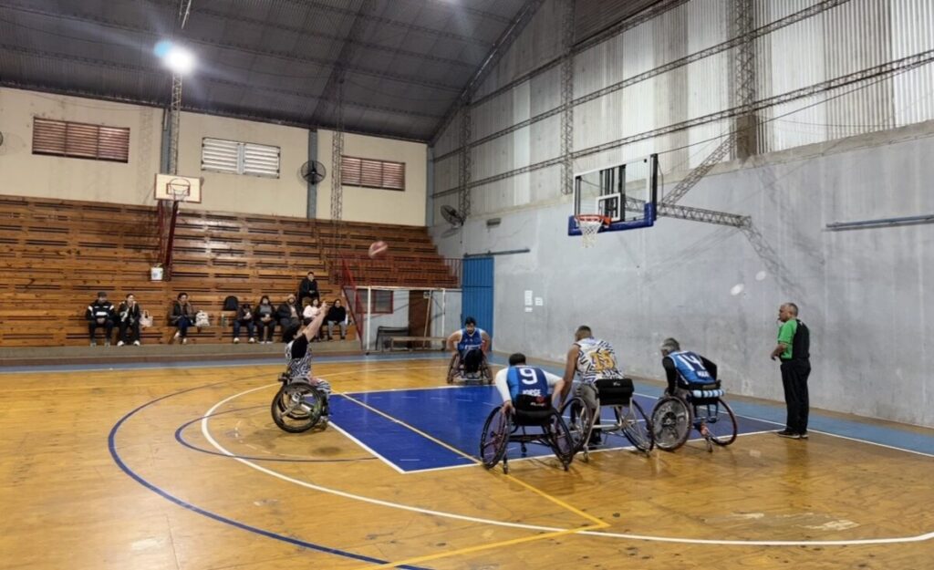 Básquet Adaptado: experiencia y aprendizaje para Luz y Fuerza 5 Básquet Adaptado: experiencia y aprendizaje para Luz y Fuerza 4
