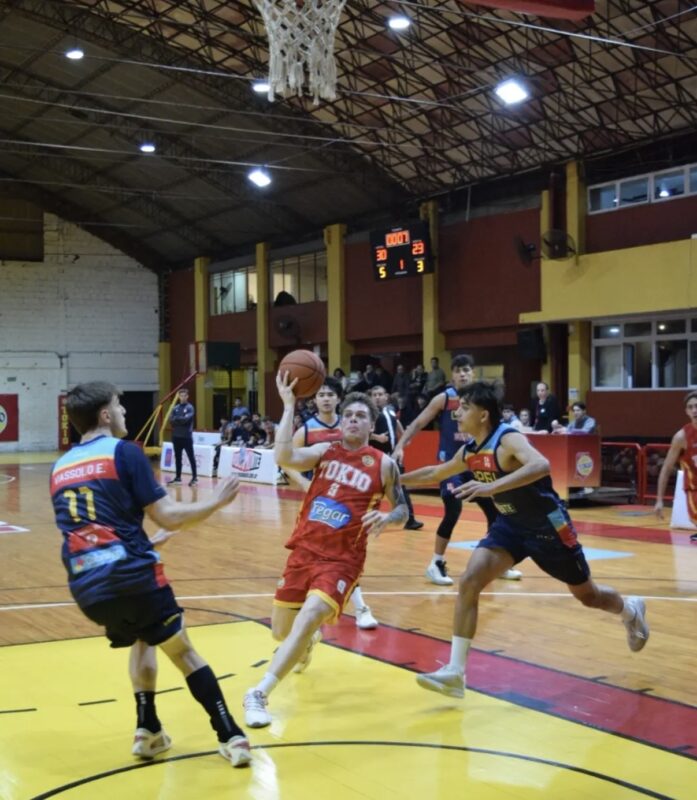 CAPRI le dio otro golpe a Tokio y sumó su tercer triunfo en fila 3 CAPRI le dio otro golpe a Tokio y sumó su tercer triunfo en fila 2