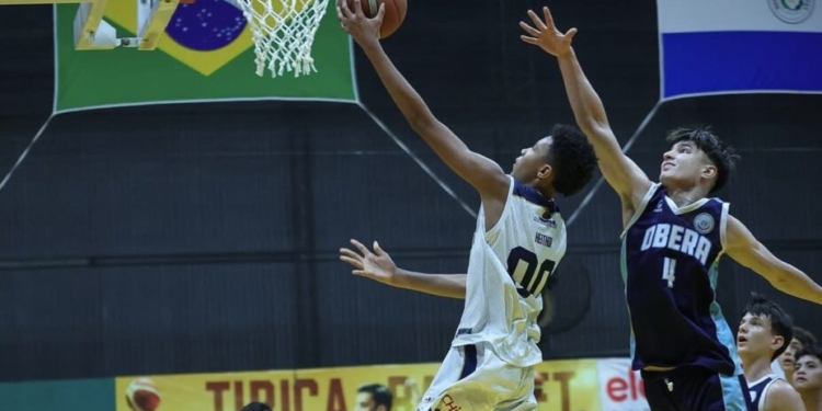 Iguazú revolucionada por la fiesta del básquetbol juvenil 1 Iguazú revolucionada por la fiesta del básquetbol juvenil