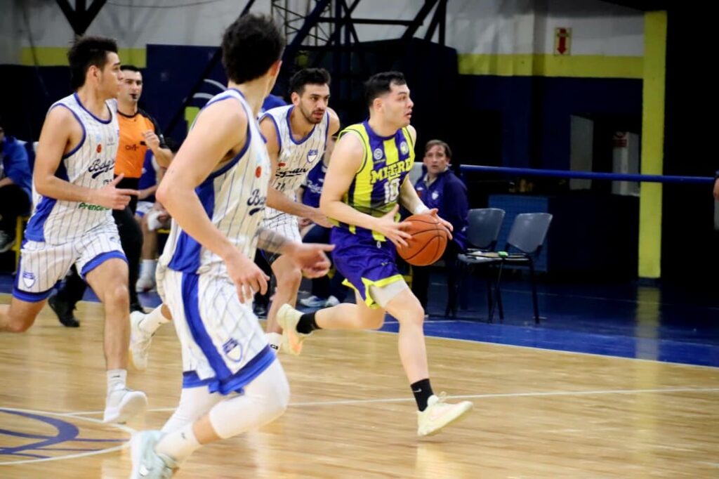 Carácter “auriazul”: Mitre volvió a ganar y se metió en cuartos de final 5 Carácter “auriazul”: Mitre volvió a ganar y se metió en cuartos de final 4