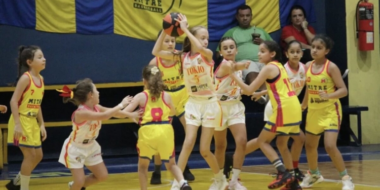 Con el clásico, las chicas abren el telón de la Asociación Posadeña 1 Con el clásico, las chicas abren el telón de la Asociación Posadeña