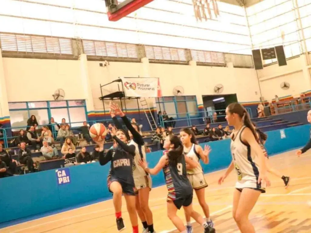 Con el clásico, las chicas abren el telón de la Asociación Posadeña 3 Con el clásico, las chicas abren el telón de la Asociación Posadeña 2
