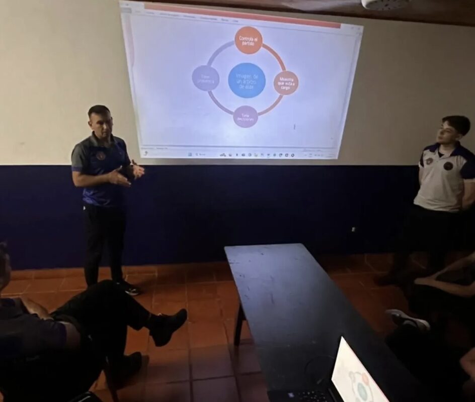 Árbitros convocados para la Clínica Anual de Reválida 7 Árbitros convocados para la Clínica Anual de Reválida 6